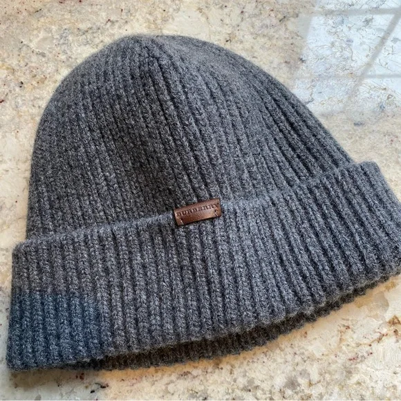 BURBERRY $340 Ribbed Gray Wool Cashmere Beanie Hat 56-61cm EUC - Picture 2 of 9